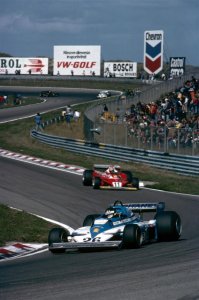 image 1977-zandvoort-jacques-laffite-ligier-js7-niki-lauda-ferrari-312t2-jpg